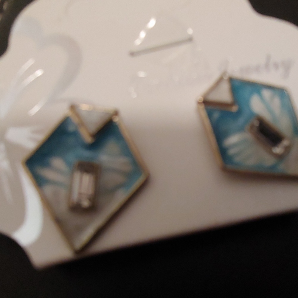 Earrings - Picture 3 of 4